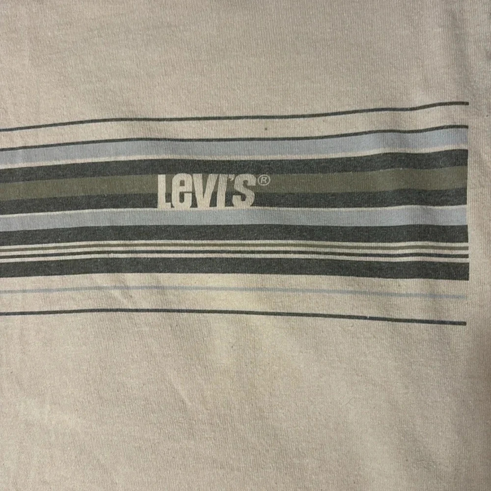 Levi’s Tan Tshirt with Stripe size M 100% Cotton - Picture 2 of 7